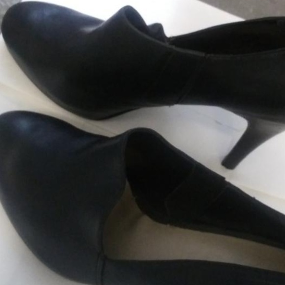 Leather pumps - Picture 3 of 3